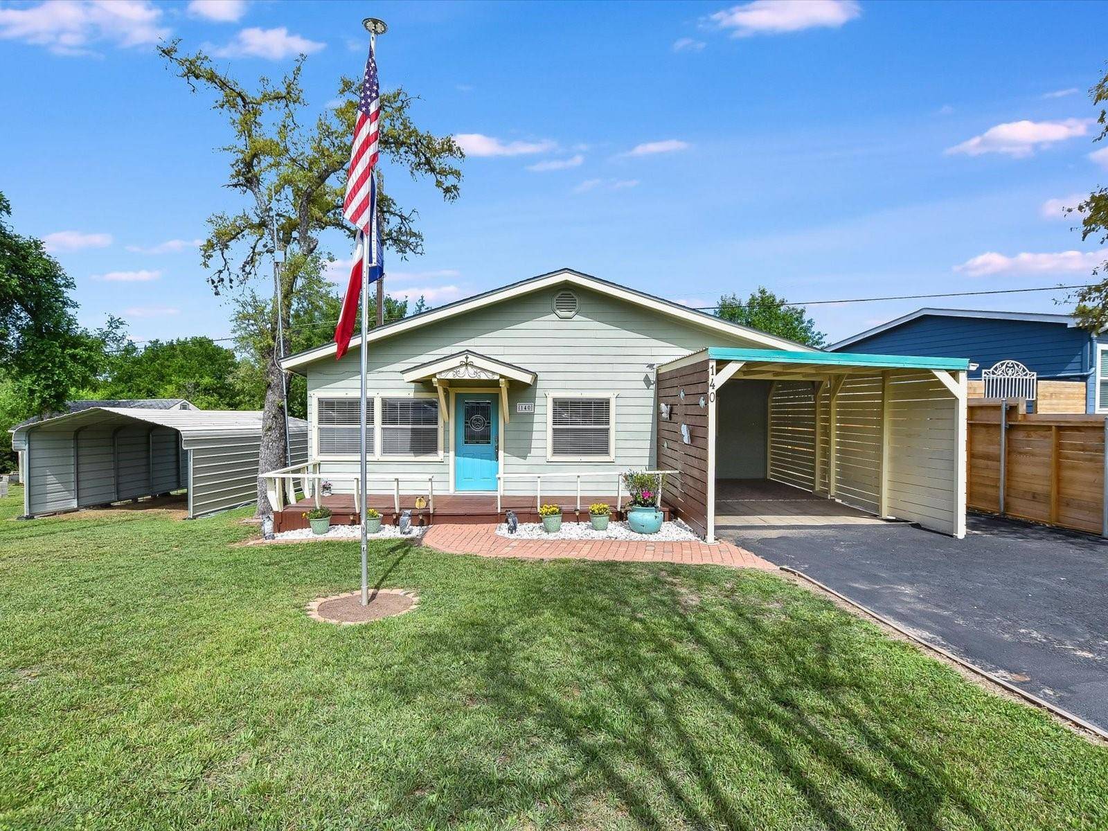 140 Crest DR, Spicewood, TX 78669