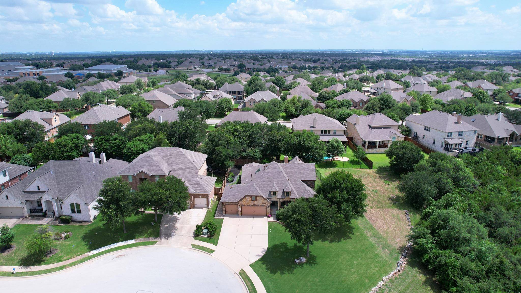 125 Lake Mineral Wells DR, Georgetown, TX 78628