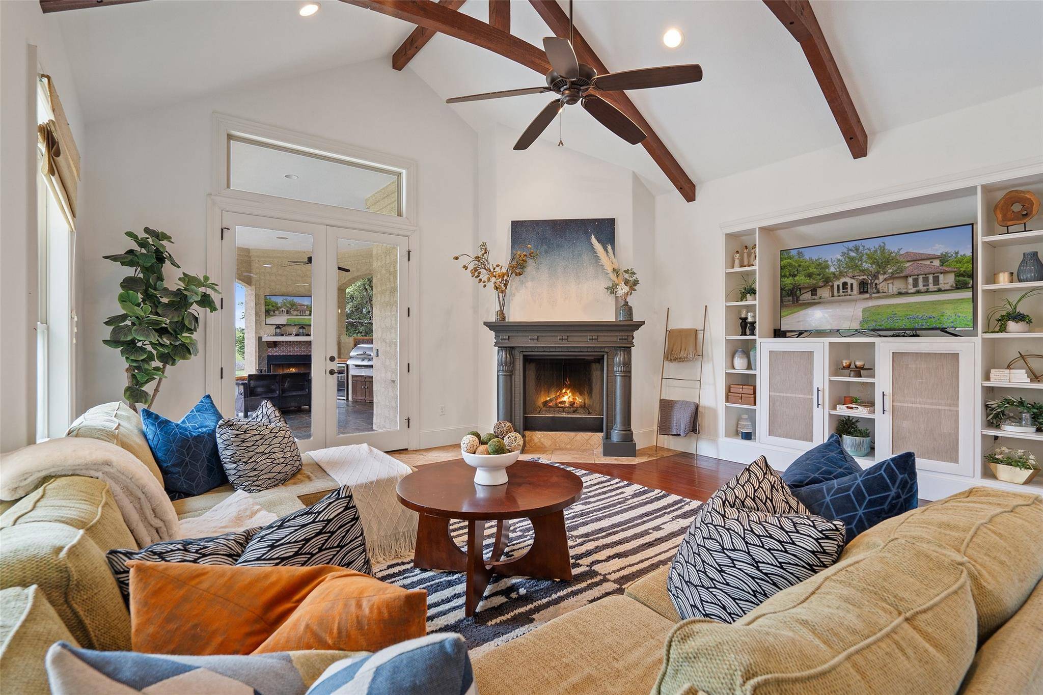 303 Vista View TRL, Spicewood, TX 78669