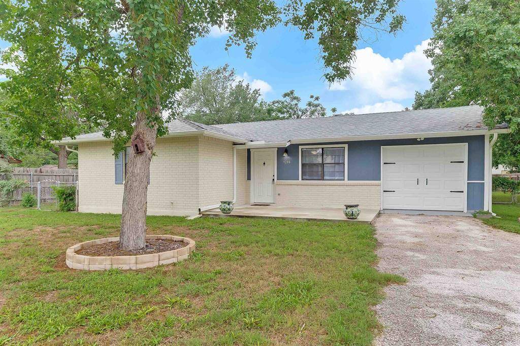 1206 Hackberry DR, Marble Falls, TX 78654