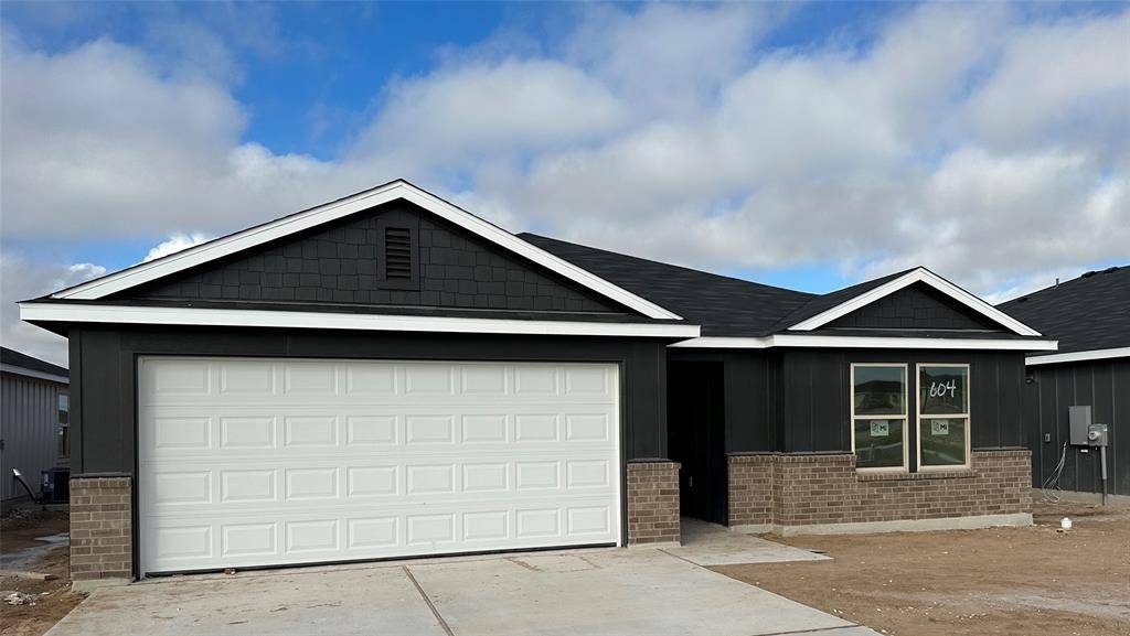 604 Double Vision RD, Jarrell, TX 76537