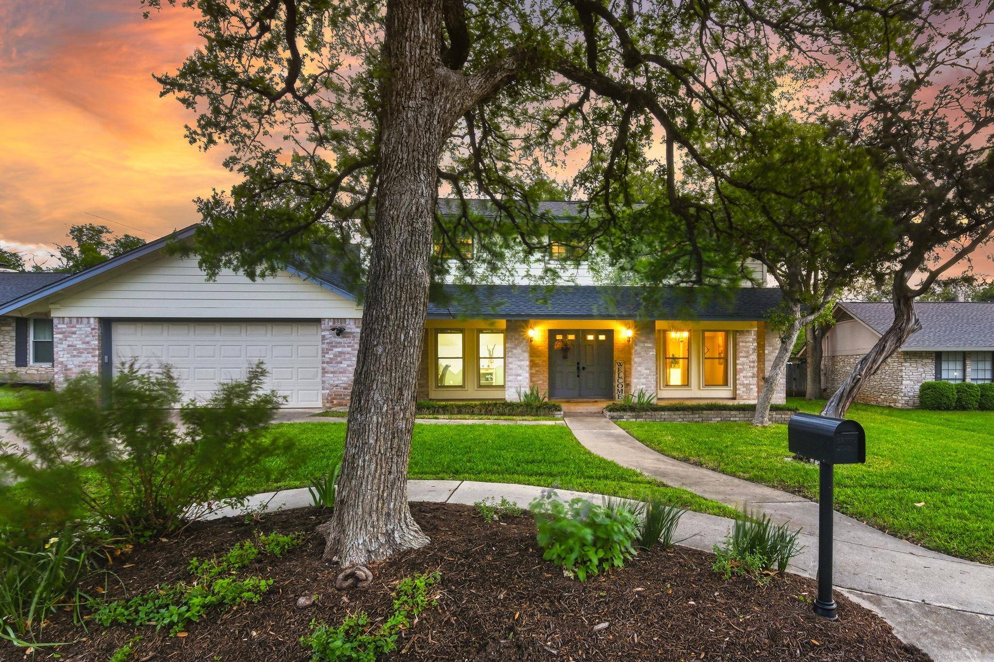 1306 Oakridge DR, Round Rock, TX 78681