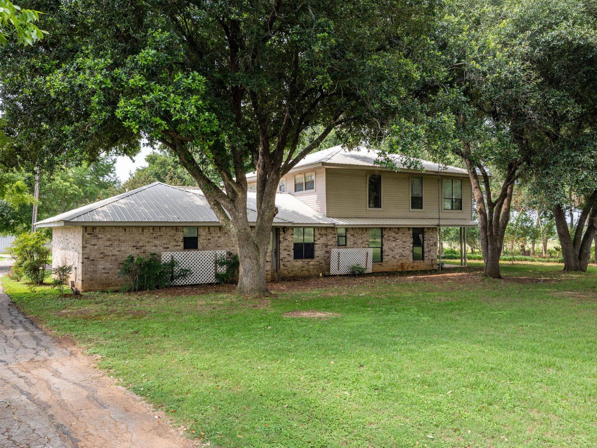 1276 County Road 410 RD, Lexington, TX 78947