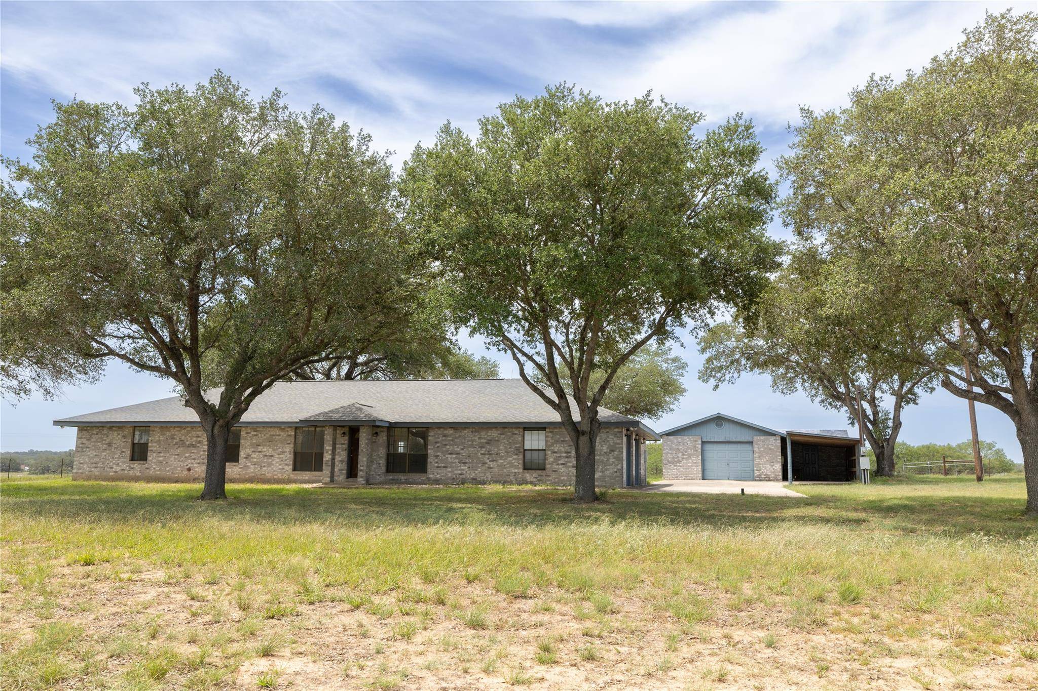 2961 County Road 342, La Vernia, TX 78121