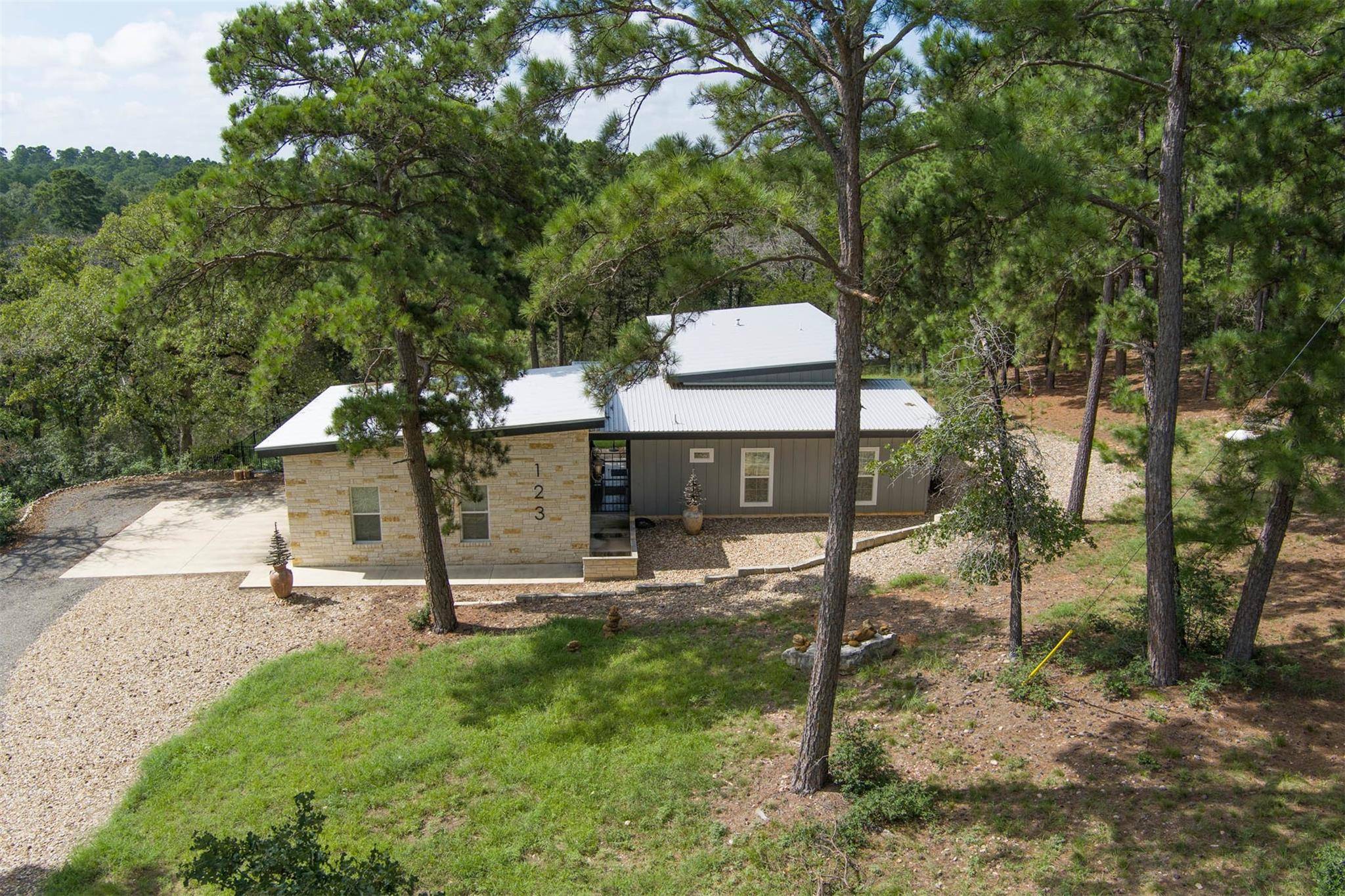 123 Aiea CT, Bastrop, TX 78602