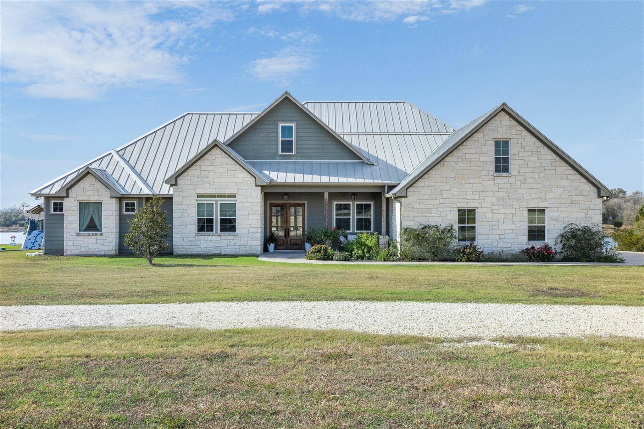 264 Timber Lake DR, La Grange, TX 78945