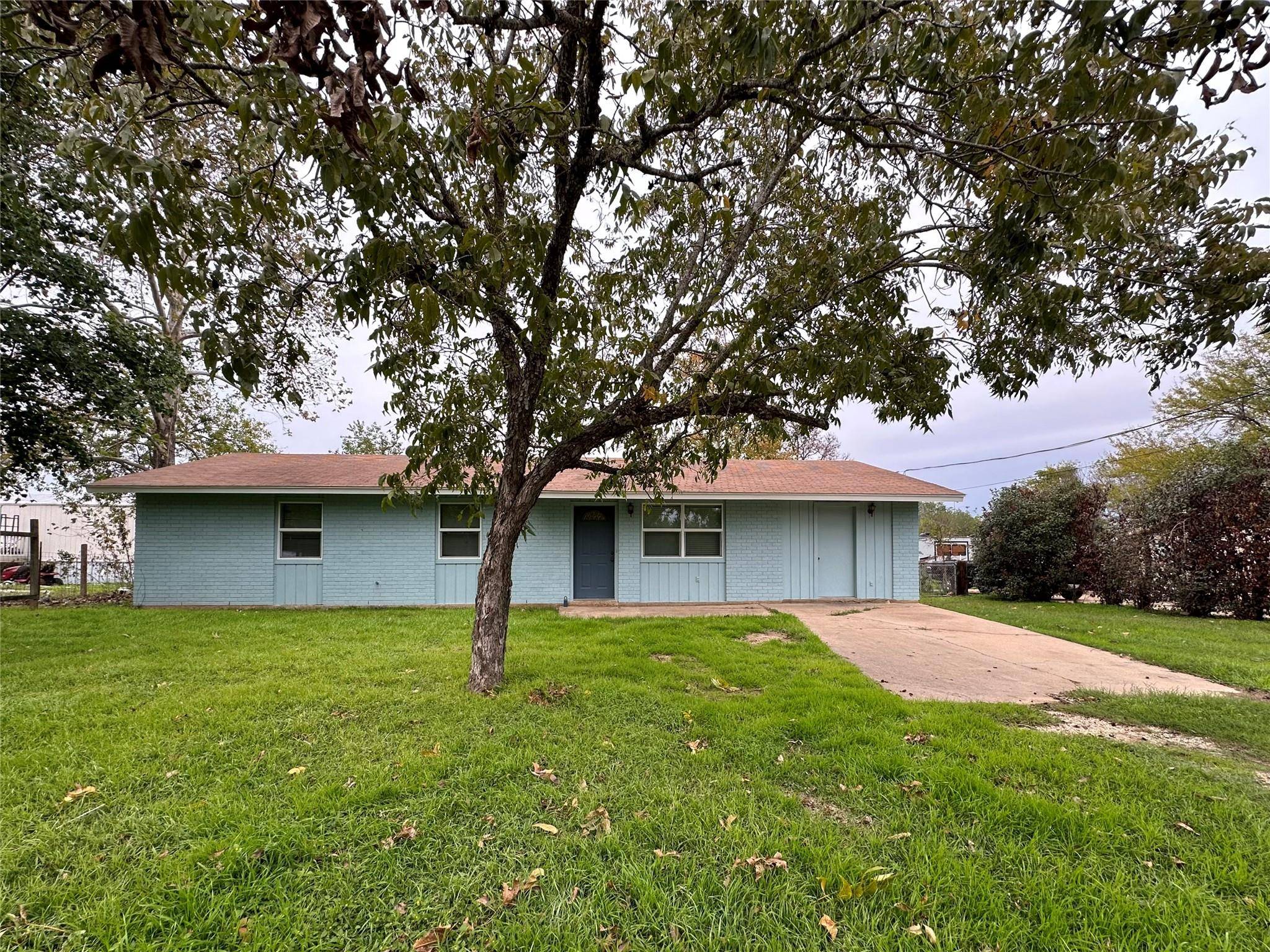 132 Whispering Pines DR, Bastrop, TX 78602