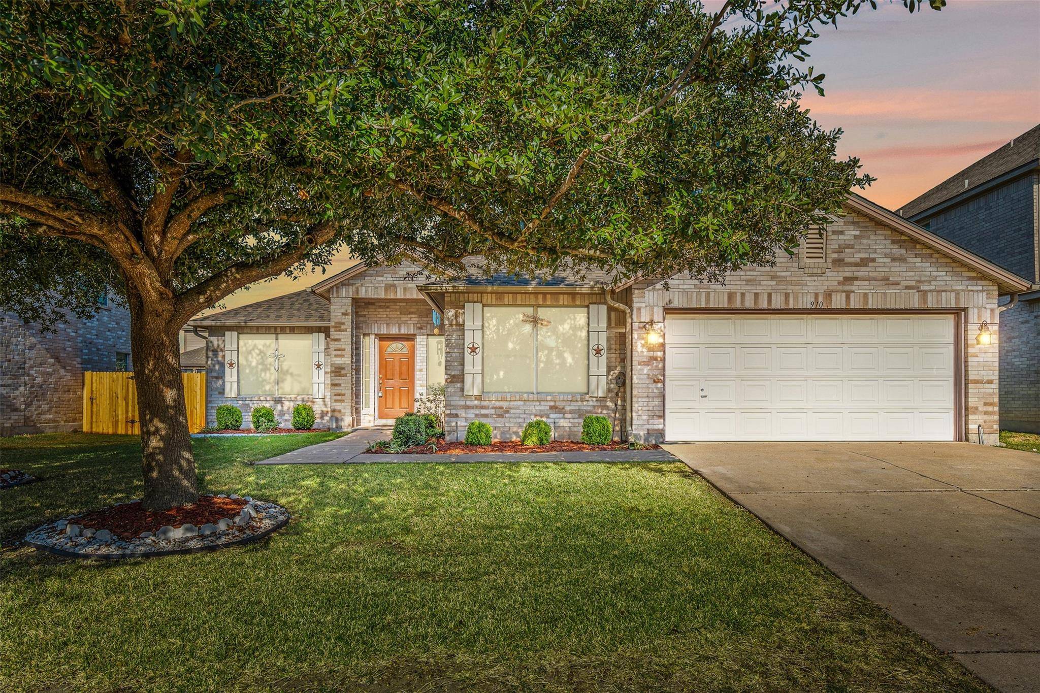 910 Yellowstone DR, Taylor, TX 76574