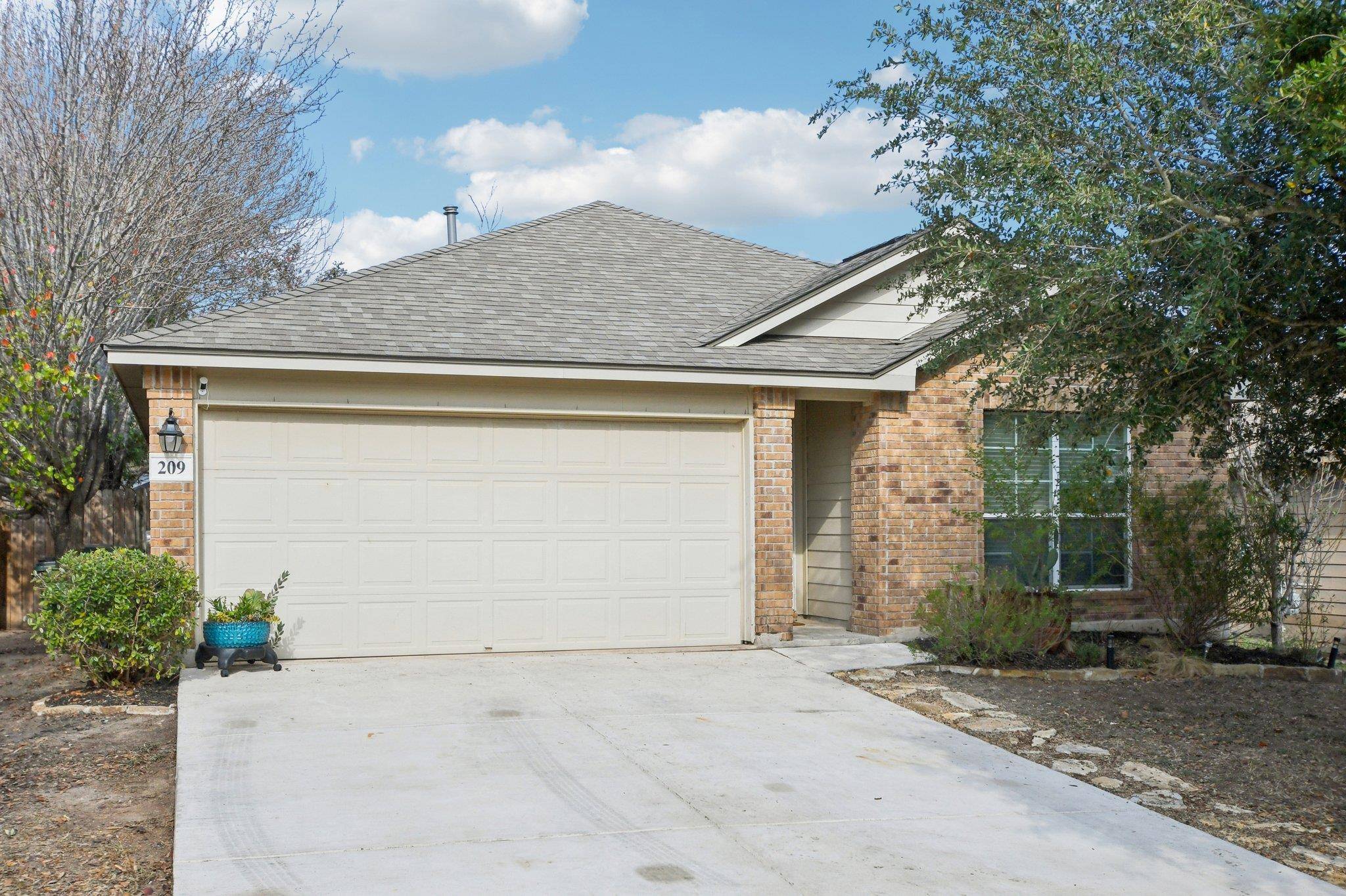 209 Wisteria WAY, San Marcos, TX 78666