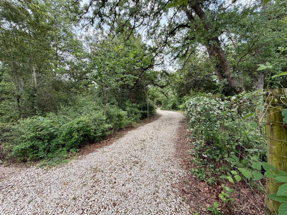 1411 County Road B, Lexington, TX 78947