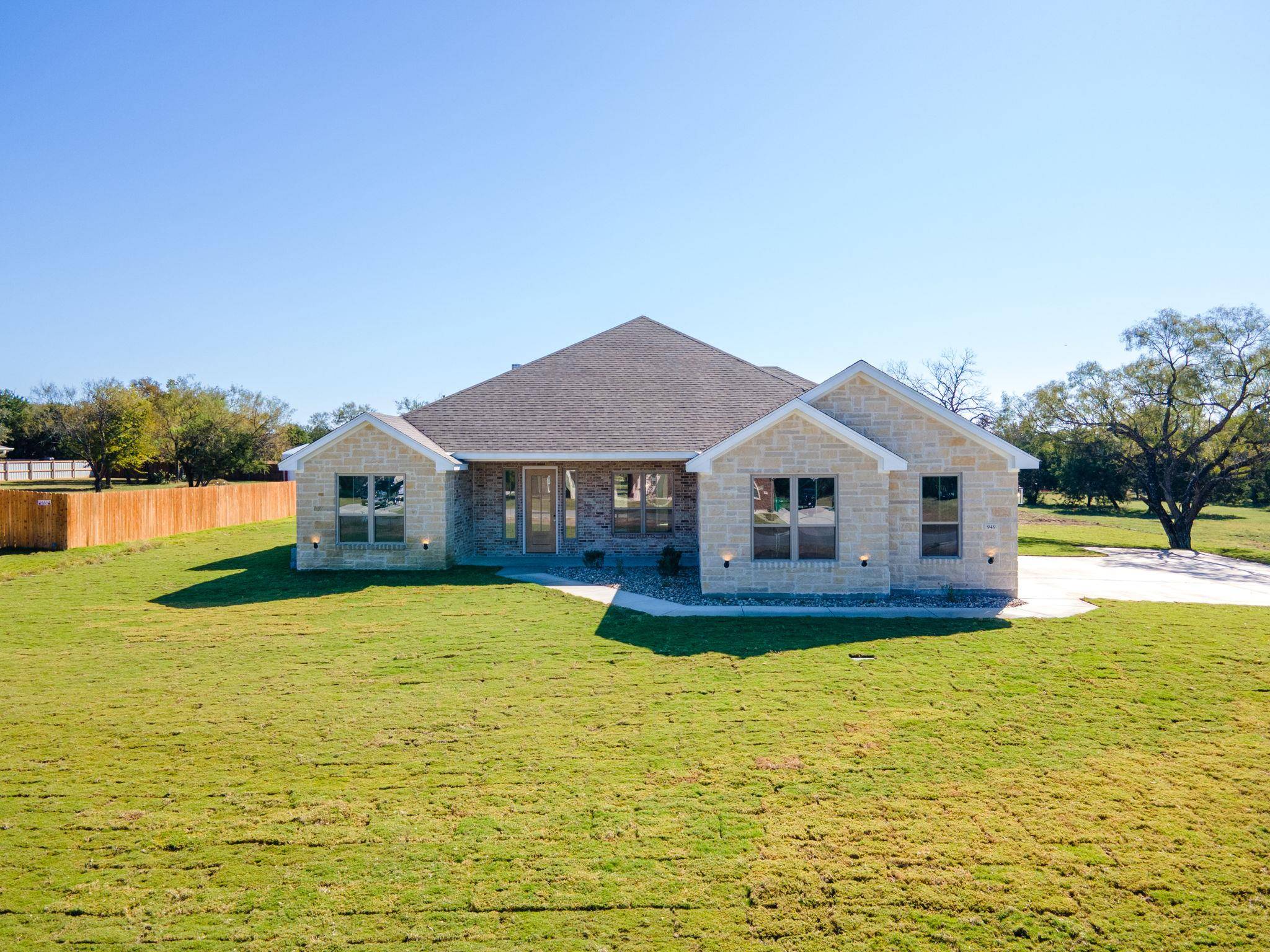 949 County Road 3152, Kempner, TX 76539