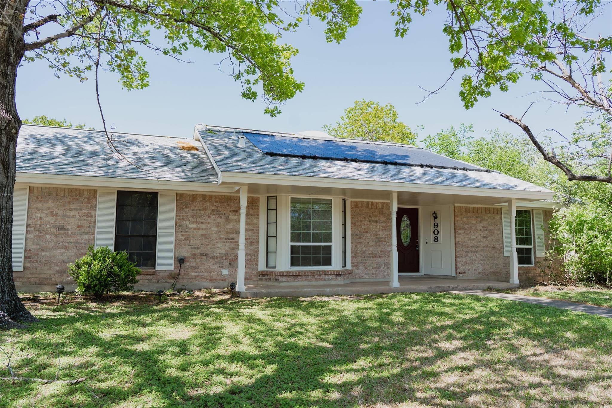 908 Green Meadow DR, Round Rock, TX 78664