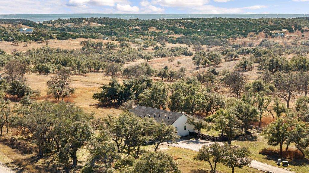 990 Axis CIR, Fredericksburg, TX 78624