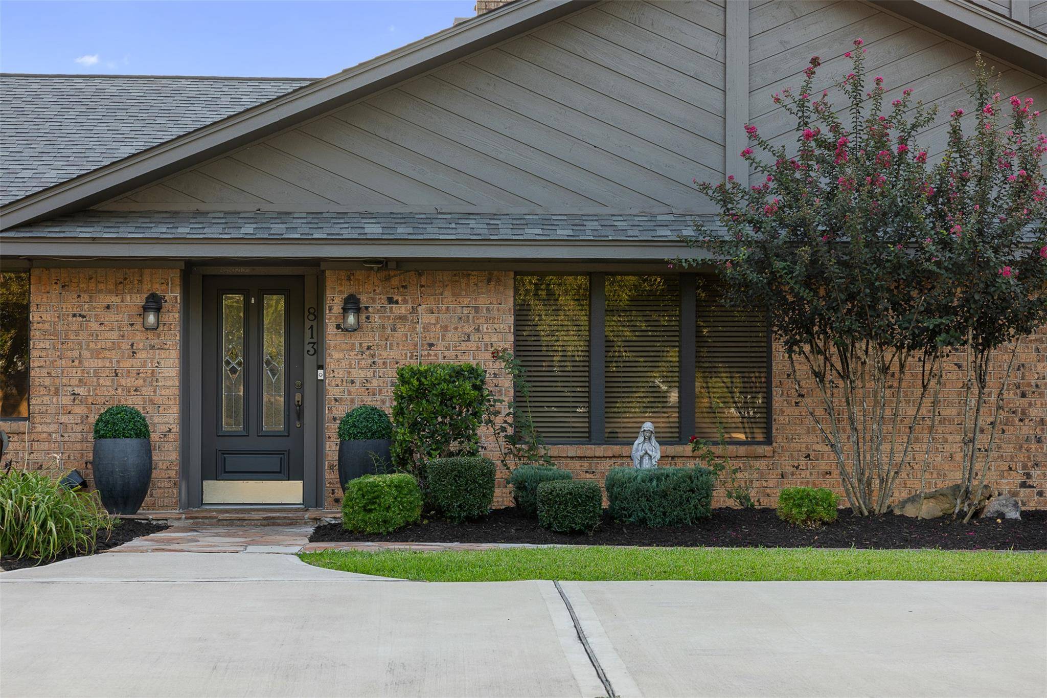 813 N Gray ST, Caldwell, TX 77836