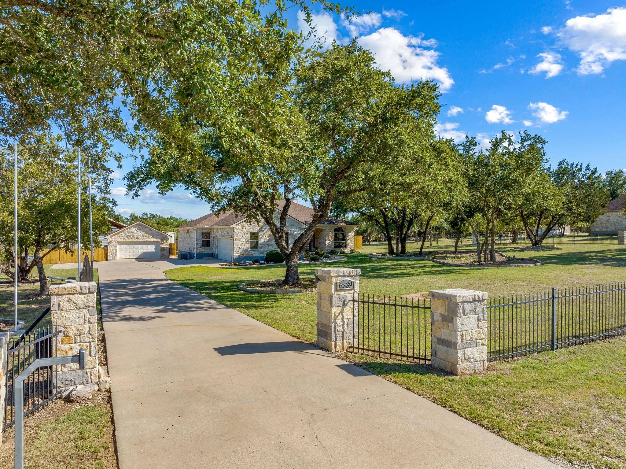 6839 S Lakewood DR, Georgetown, TX 78633