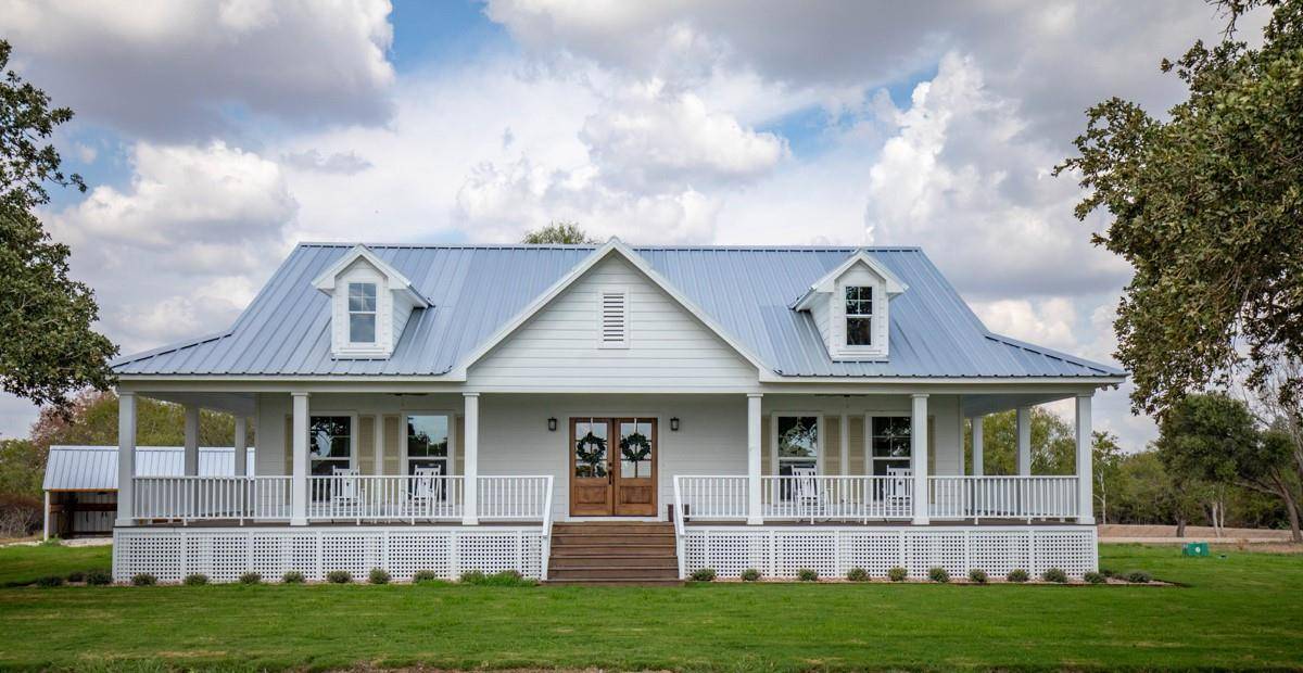 1255 CR 260, Hallettsville, TX 77964