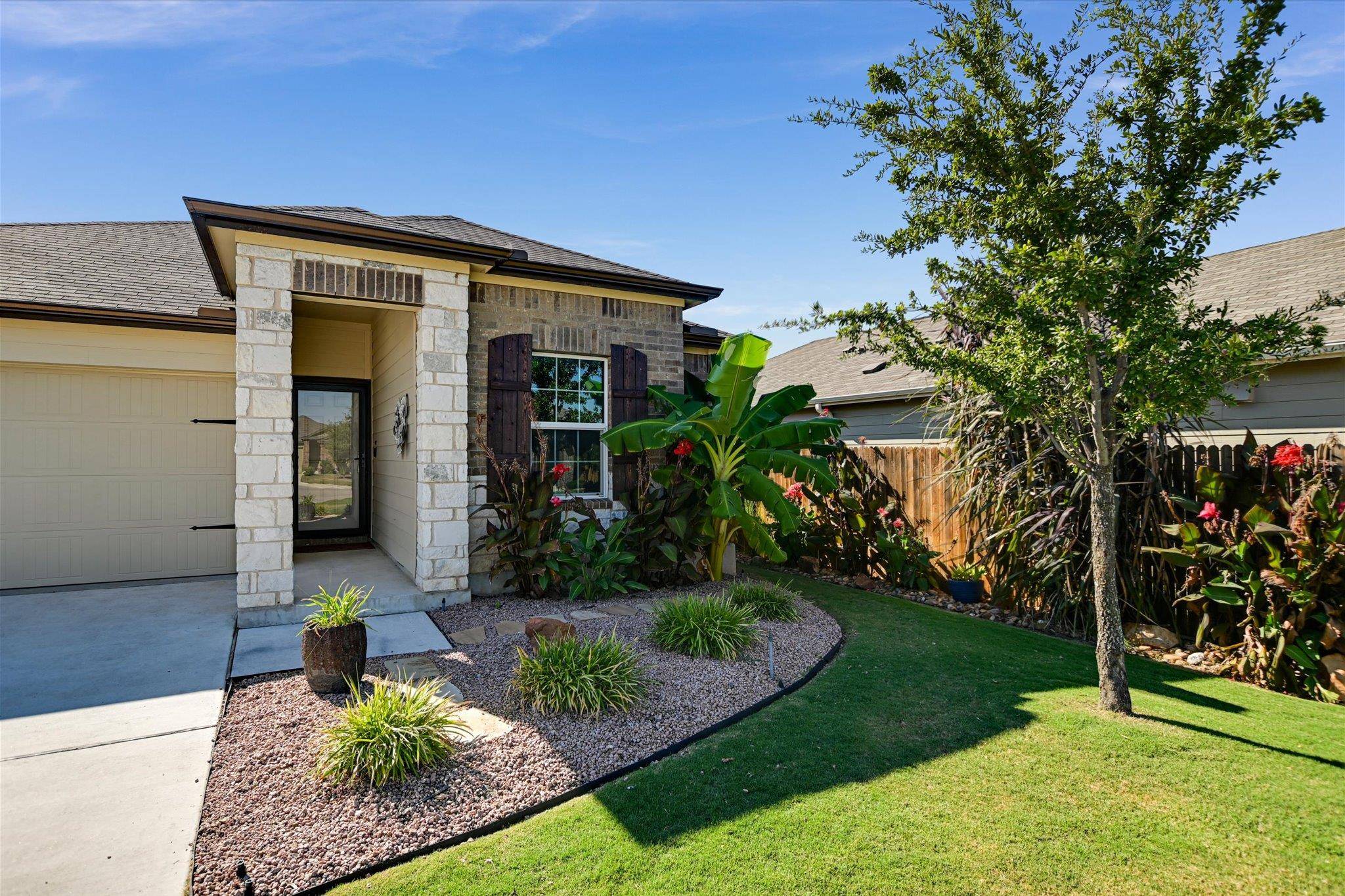 104 Granville CT, Jarrell, TX 76537