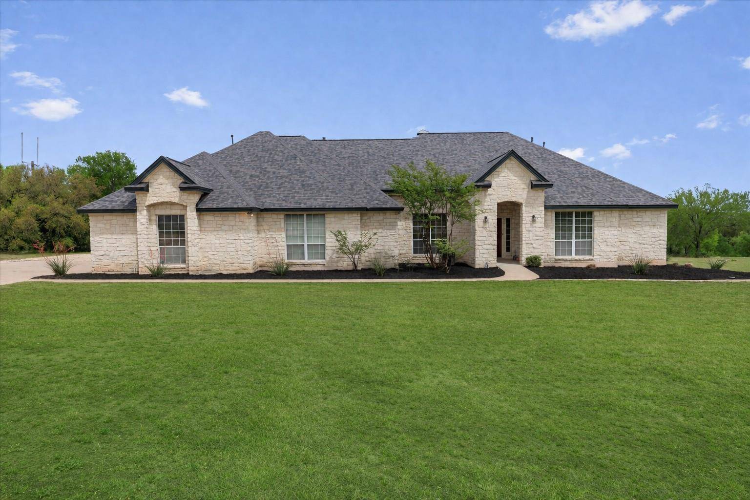 144 D B Wood RD, Georgetown, TX 78628