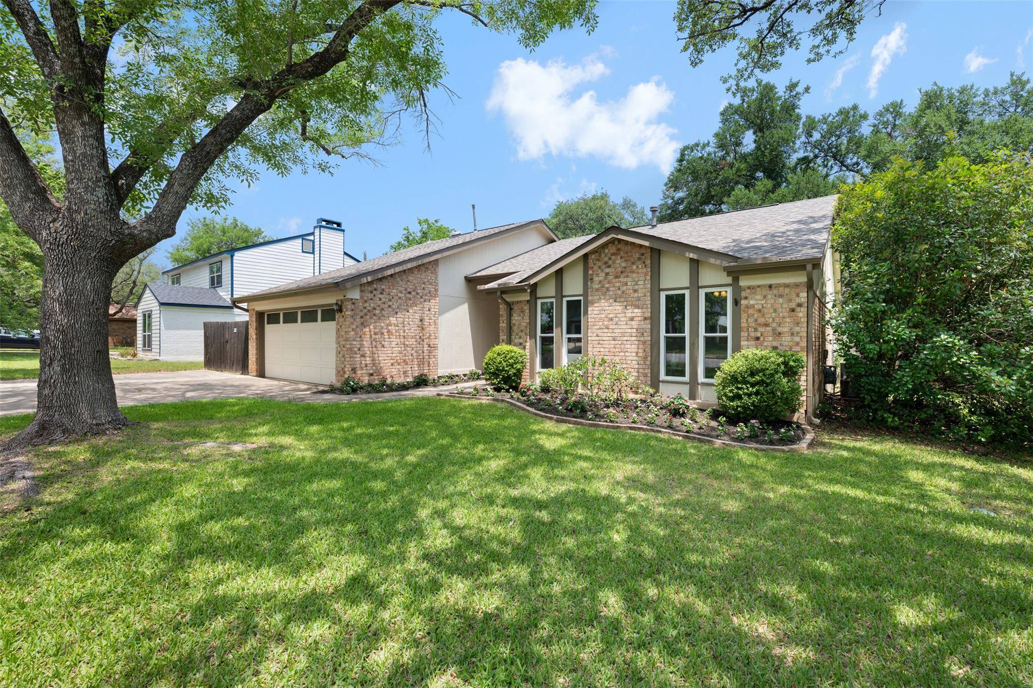 4306 Oak Creek DR, Austin, TX 78727