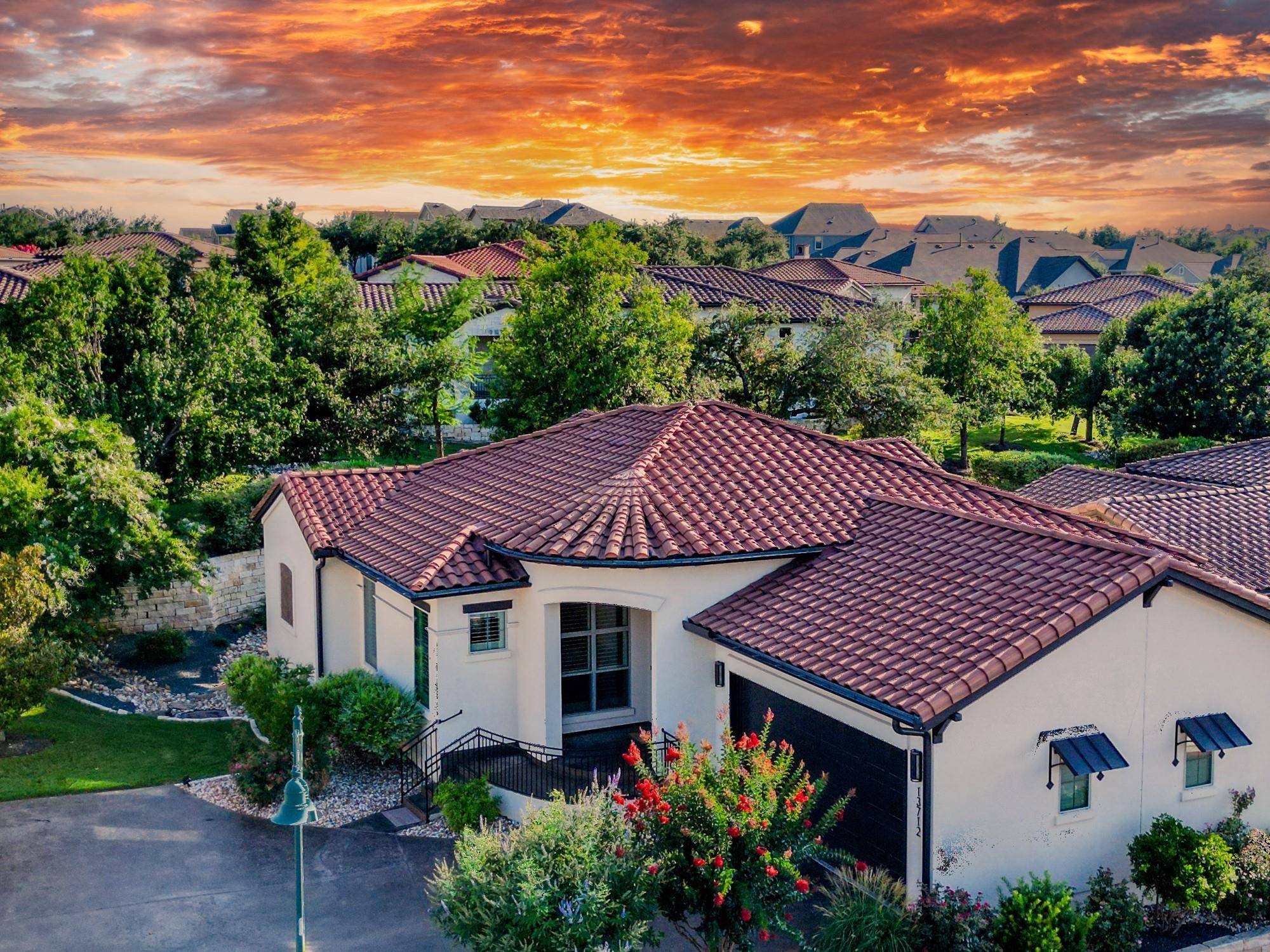 13712 Golden Wave LOOP #48, Bee Cave, TX 78738
