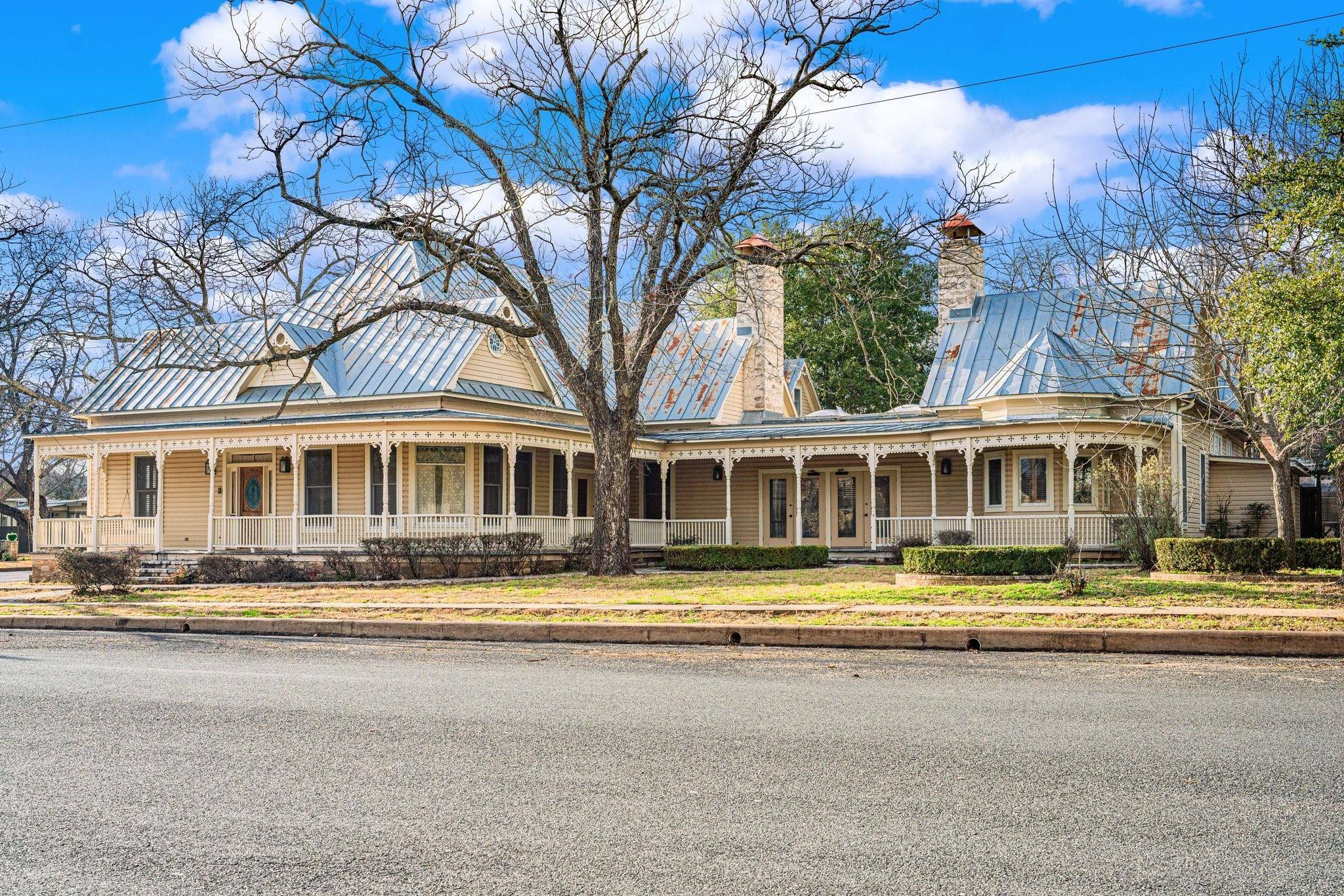 110 S Bowie ST, Fredericksburg, TX 78624