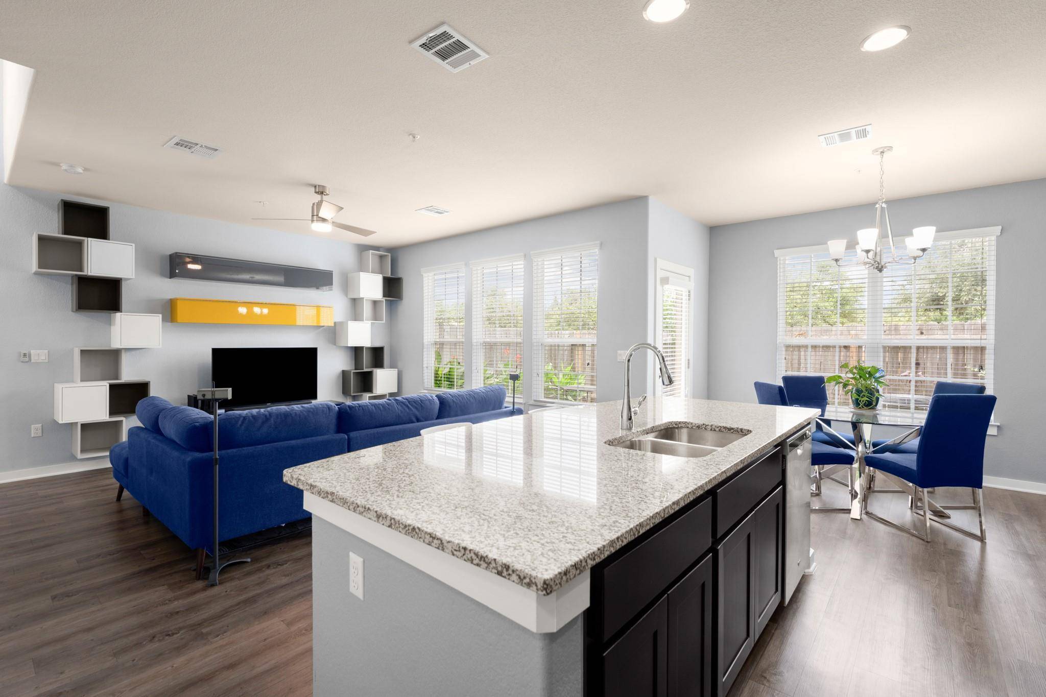 1101 E Parmer LN #329, Austin, TX 78753