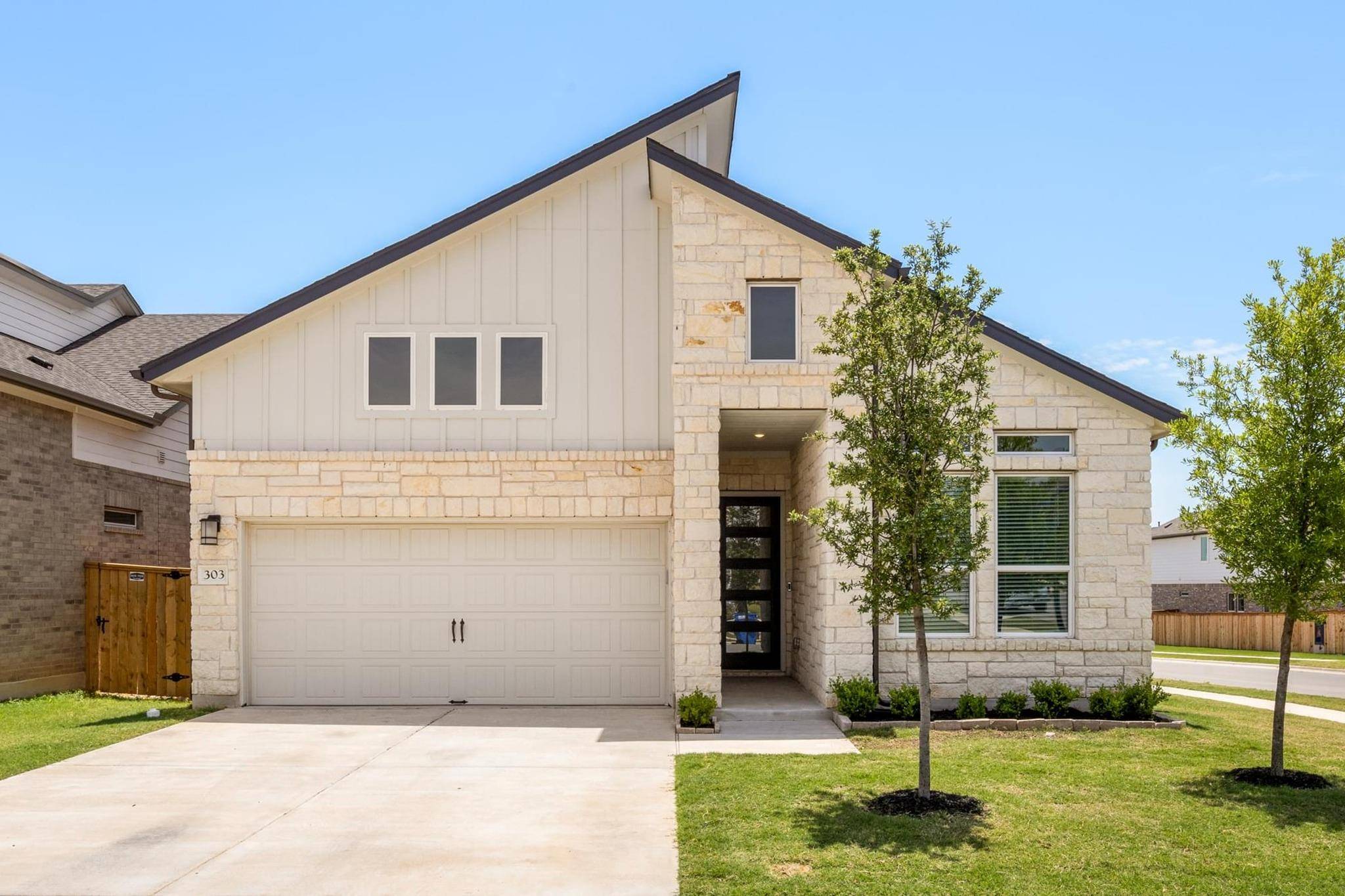 303 Kings Pine DR, Dripping Springs, TX 78620