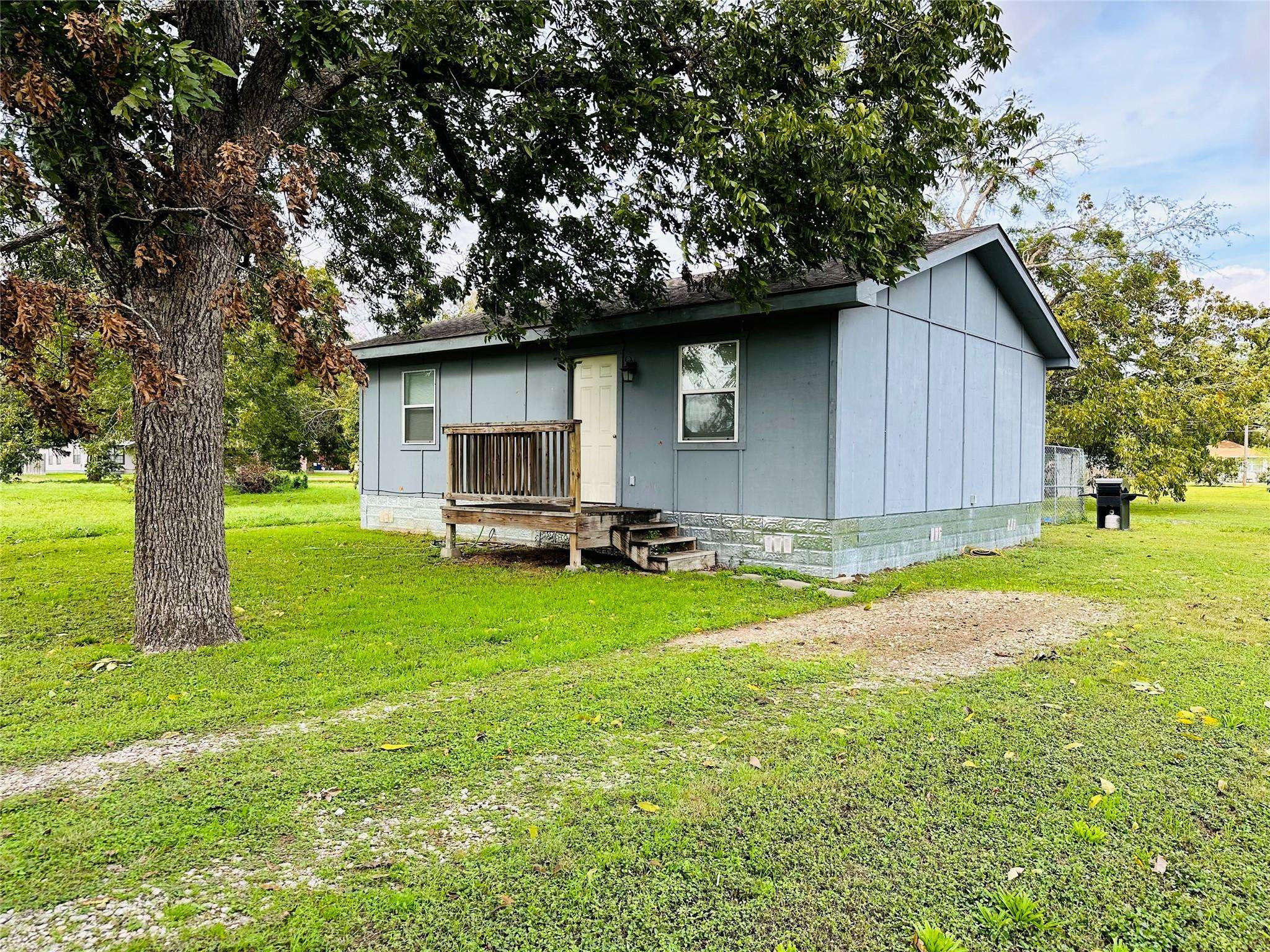 205 E Michalk ST, Thorndale, TX 76577