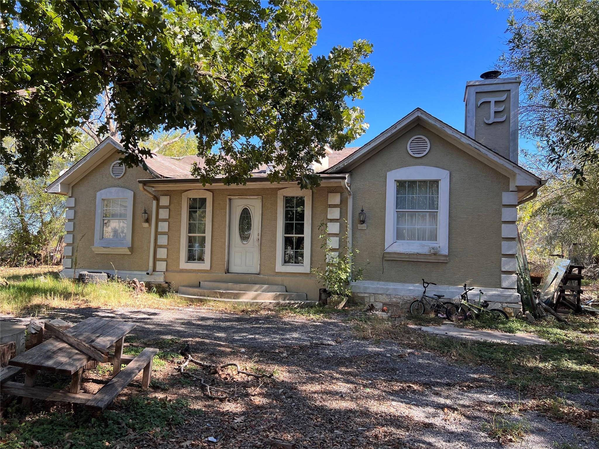 1905 High RD, Kyle, TX 78640