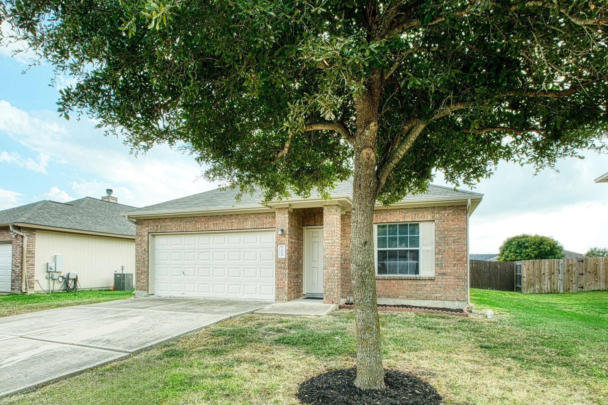 203 Flinn ST, Hutto, TX 78634