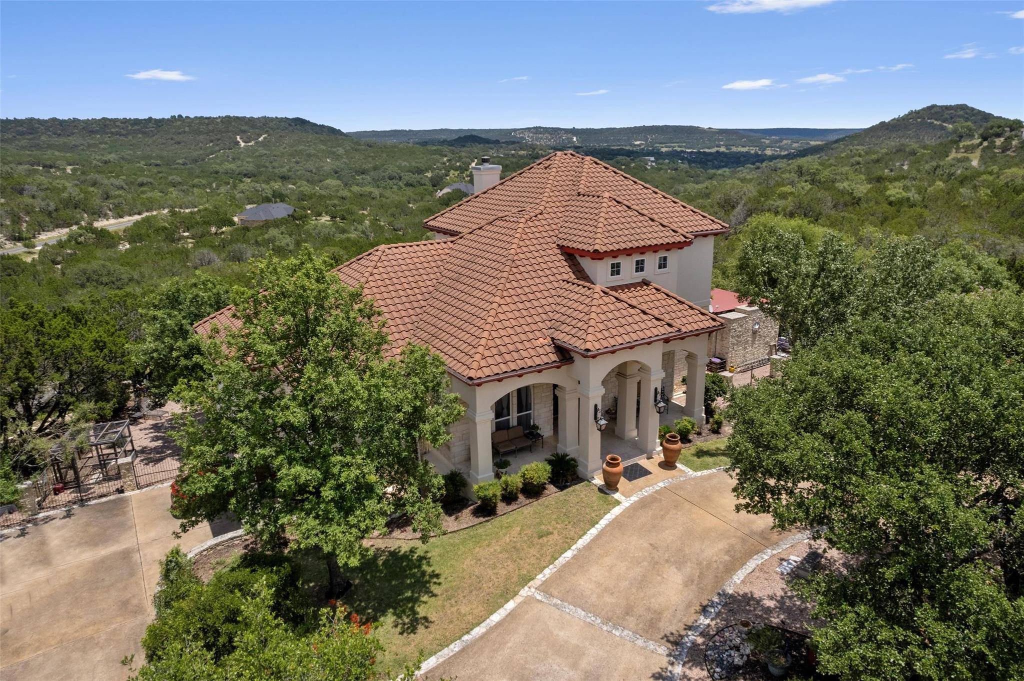 11201 Montana Springs DR, Marble Falls, TX 78654