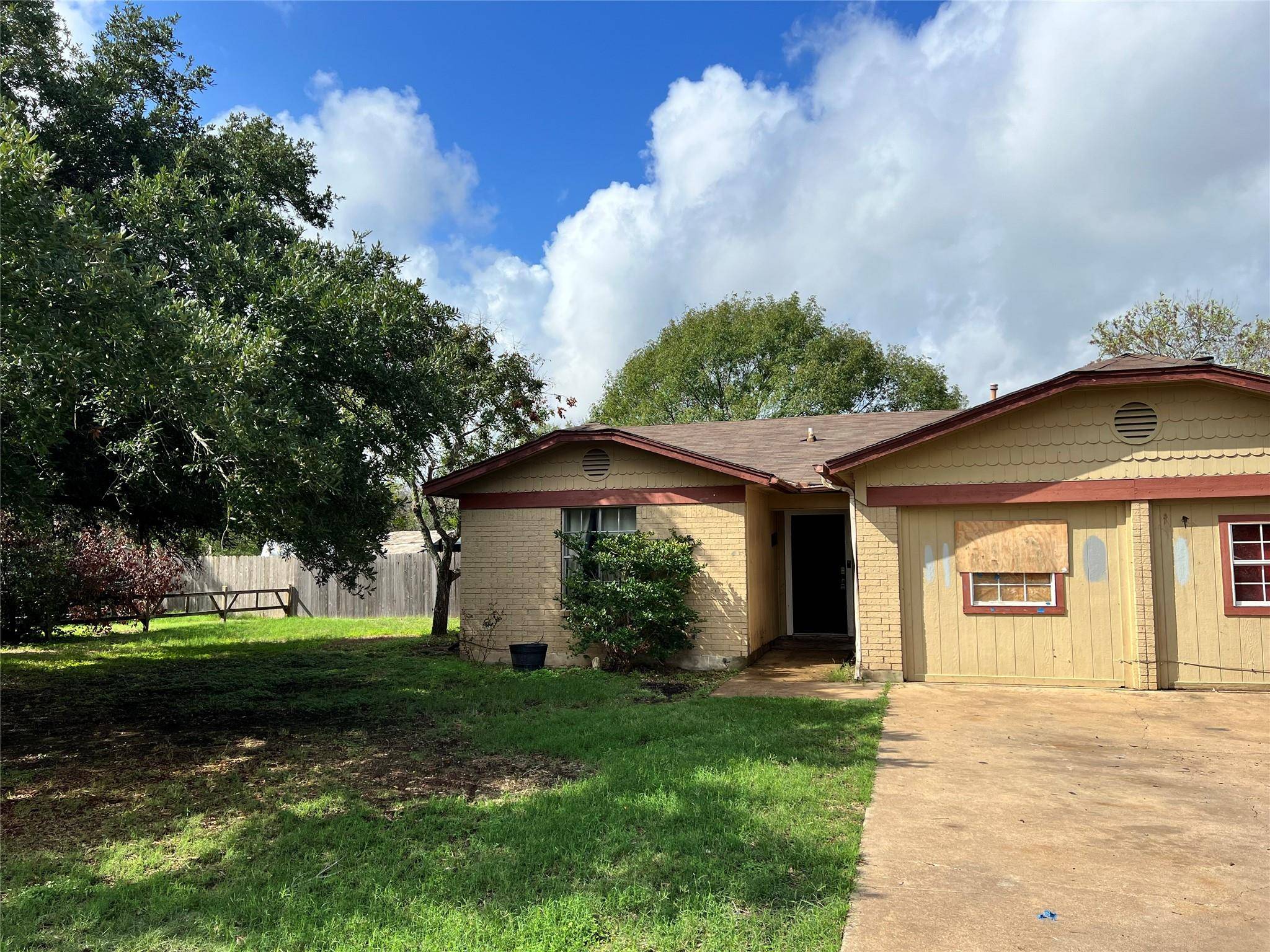104 Mandan ST, Buda, TX 78610