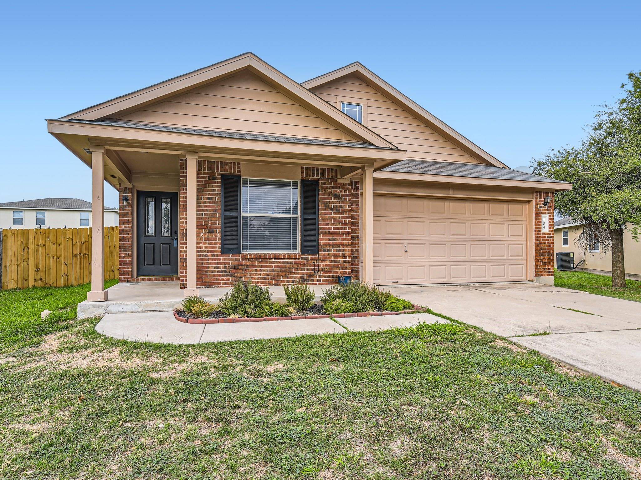 104 Creek Ledge DR, Hutto, TX 78634