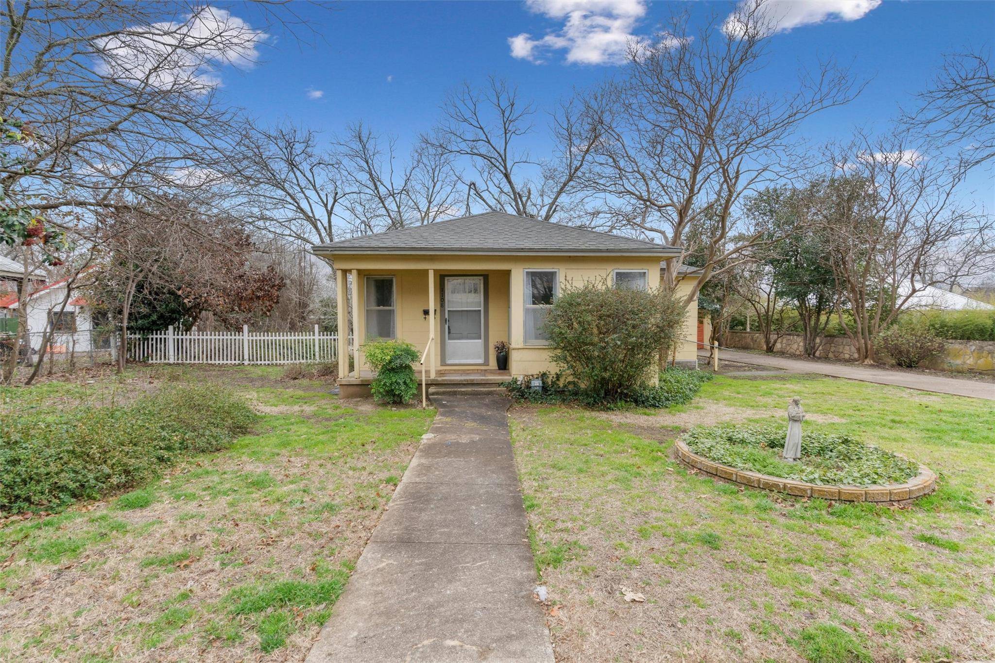 1108 E 15th ST, Georgetown, TX 78626