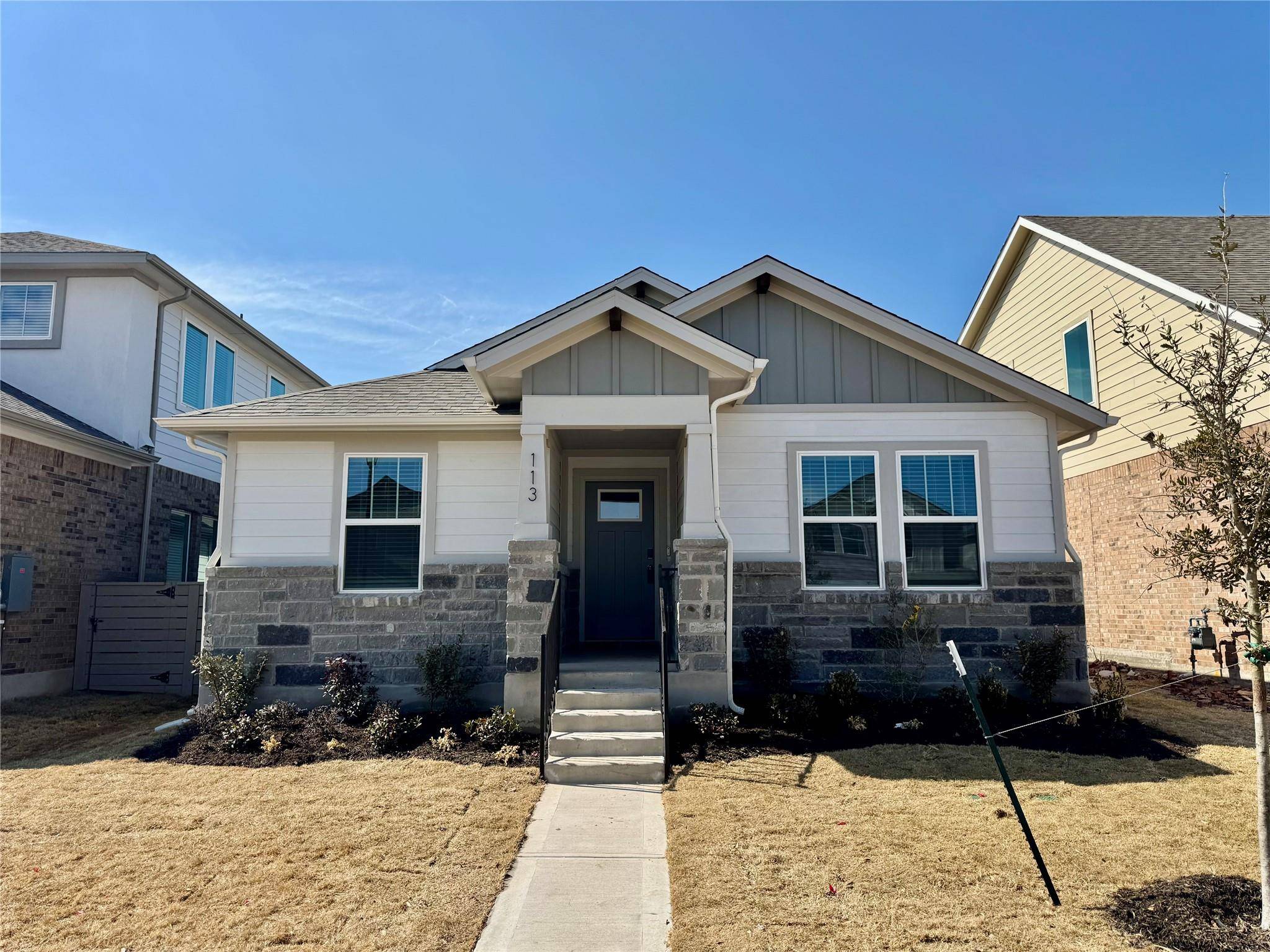 113 Maple Hedge RD, Hutto, TX 78634