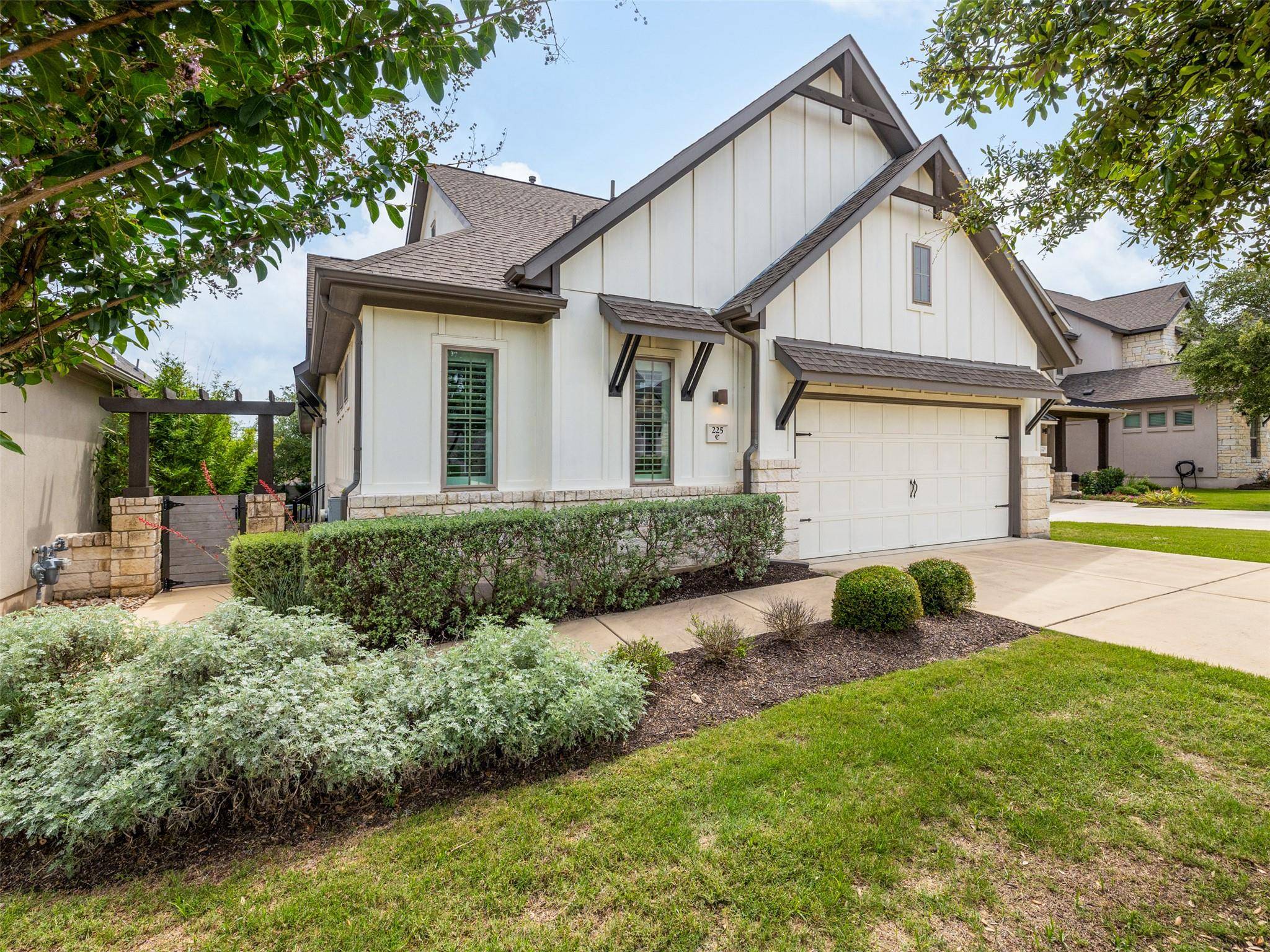 225 Diamondback DR, Georgetown, TX 78628
