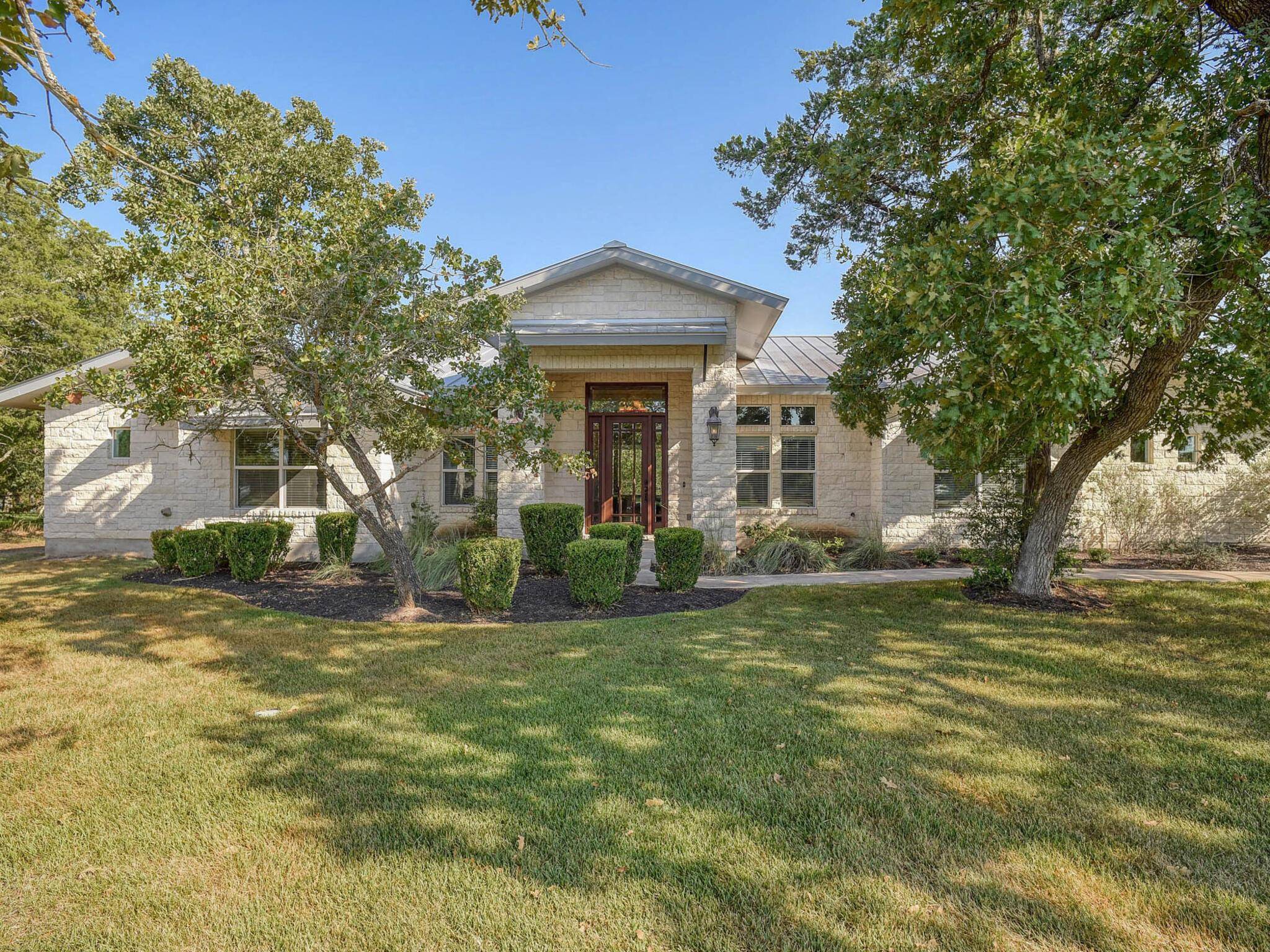 140 Old Windmill LN, Bastrop, TX 78602