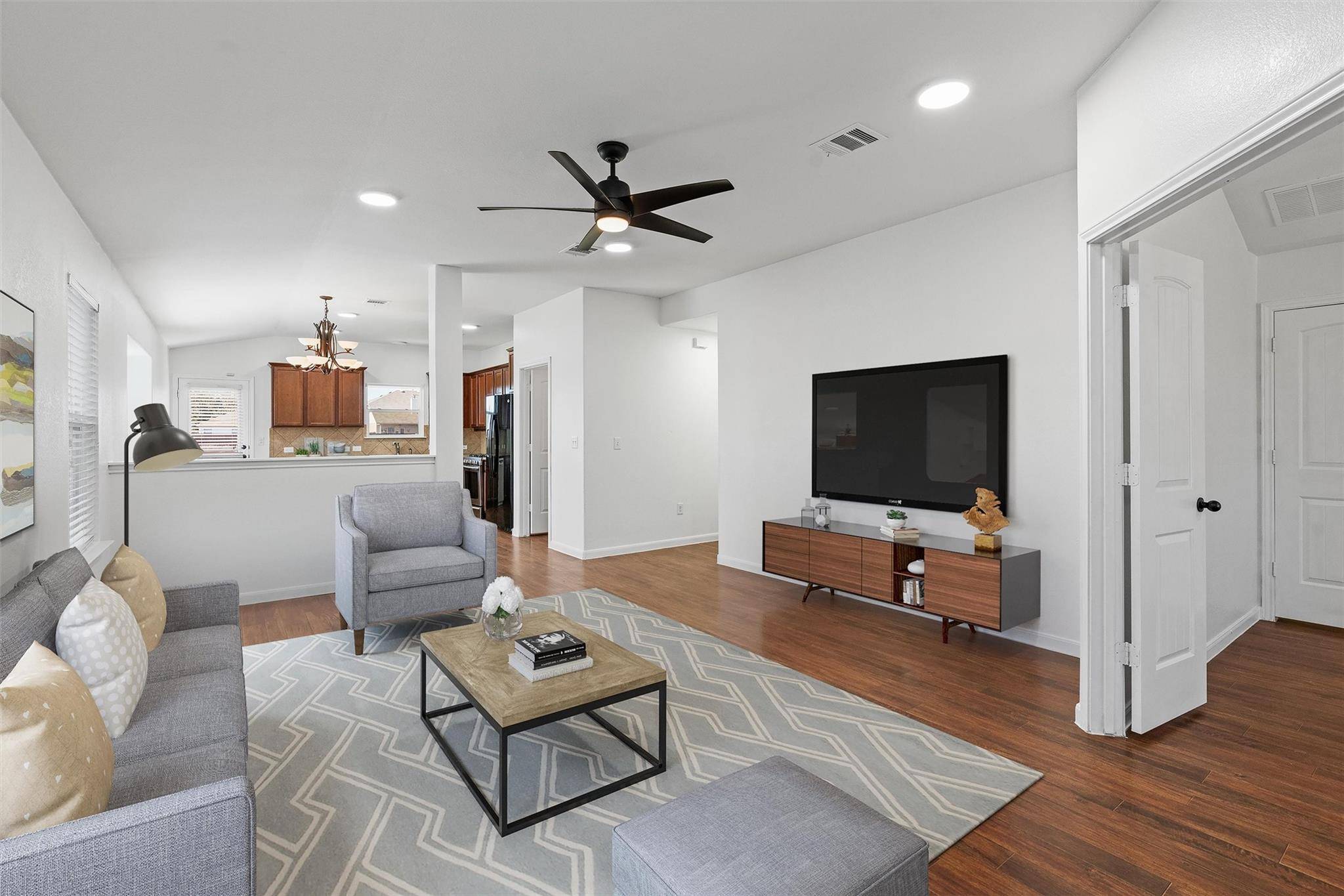 211 N Hunting Lodge LN, Bastrop, TX 78602