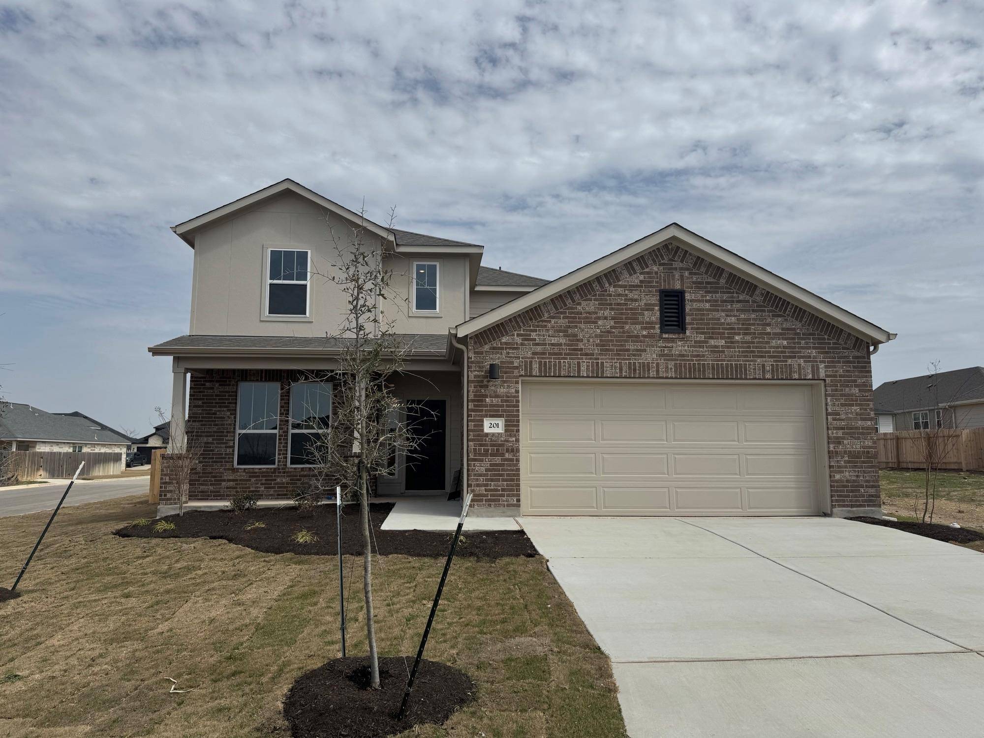 201 Seattle Slew DR, Jarrell, TX 76537