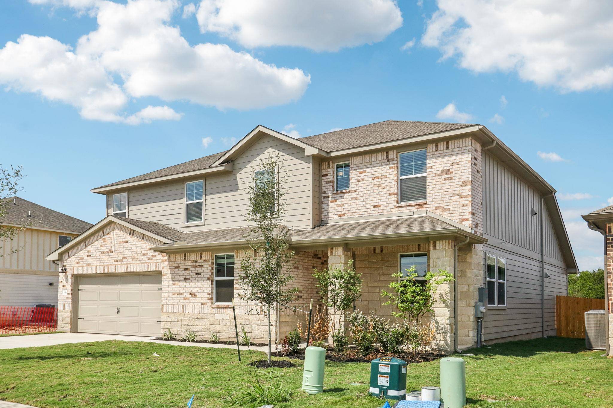 126 Divisadero DR, Hutto, TX 78634