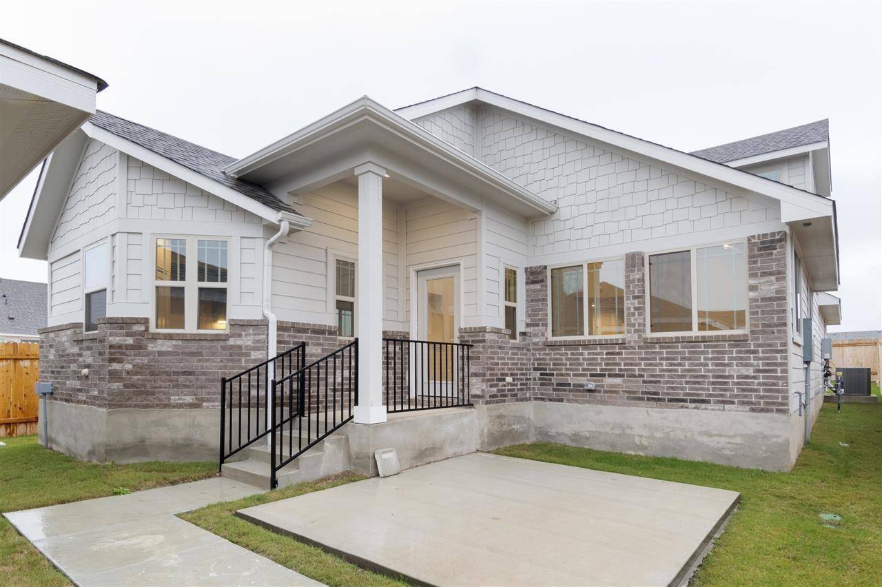 205 James Caird DR, Kyle, TX 78640