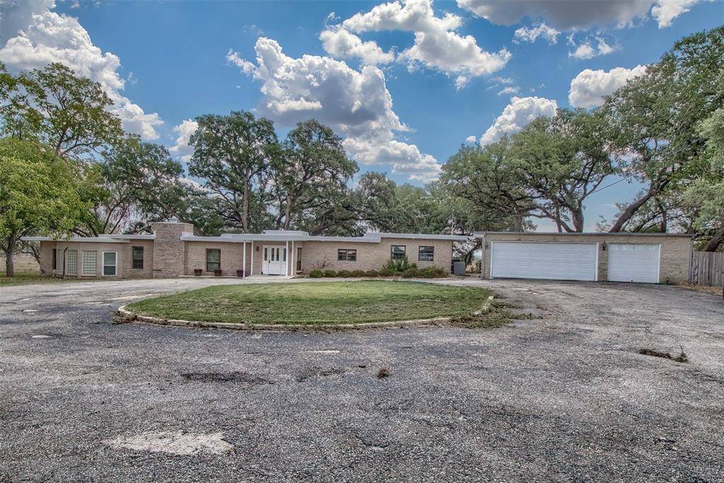 1645 Sagebiel RD, Seguin, TX 78155