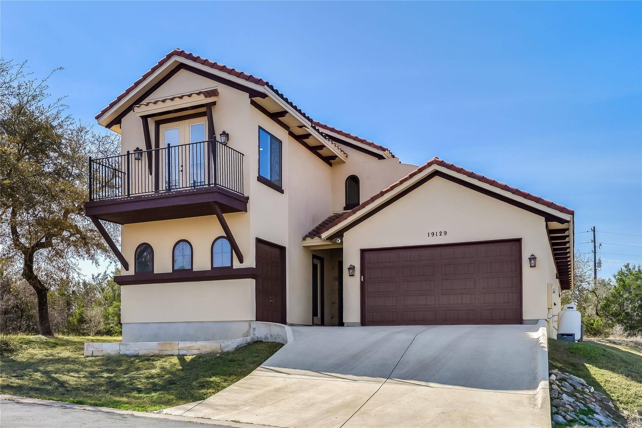 19129 Camelot Woods CV, Lago Vista, TX 78645