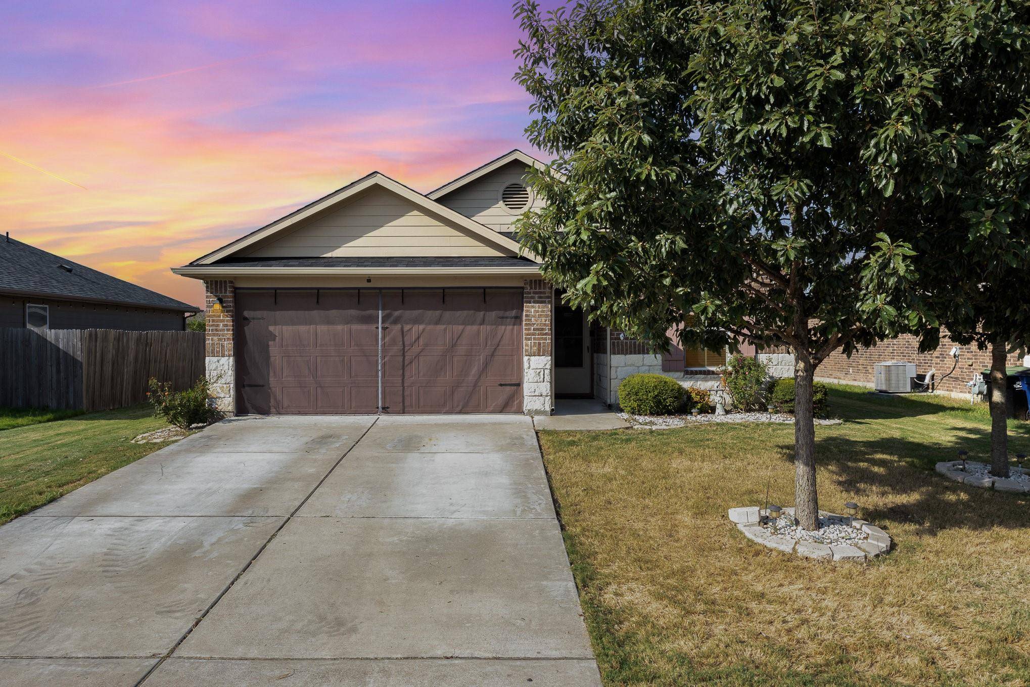413 Camellia DR, Hutto, TX 78634