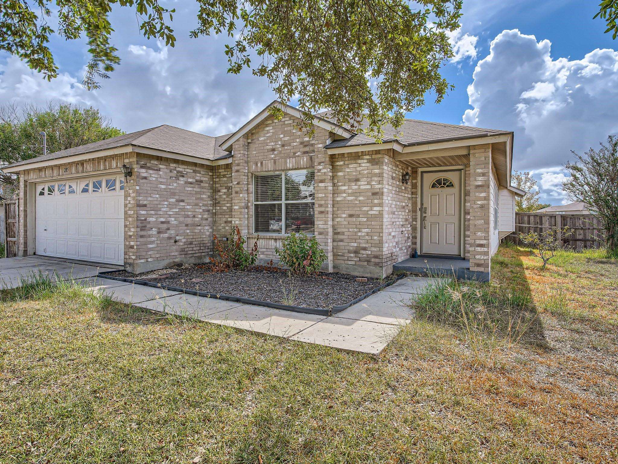 285 Siebert DR, Kyle, TX 78640