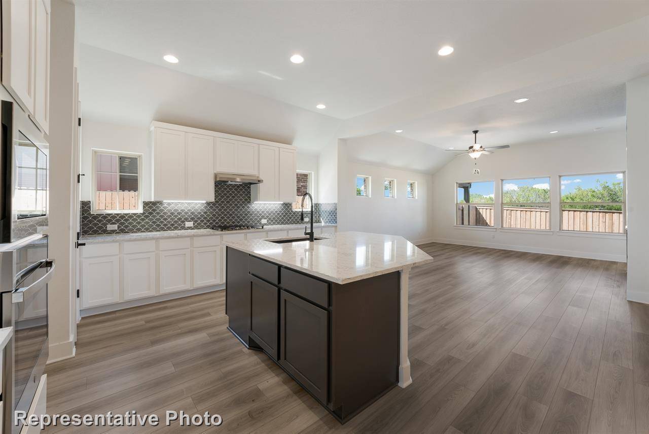 511 Biscayne Bay BND, Kyle, TX 78640