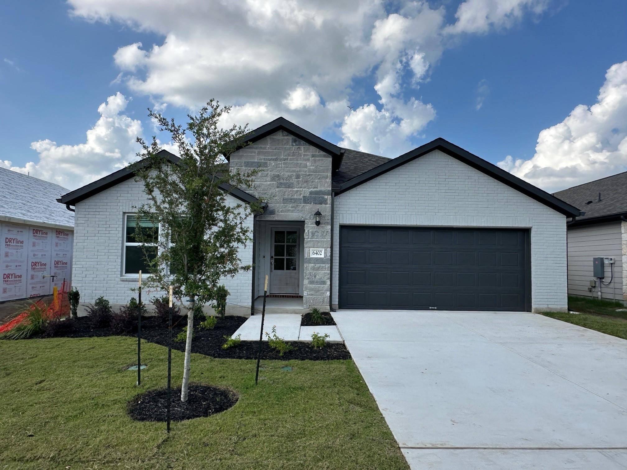 6402 Velvet Leaf LN, Buda, TX 78610