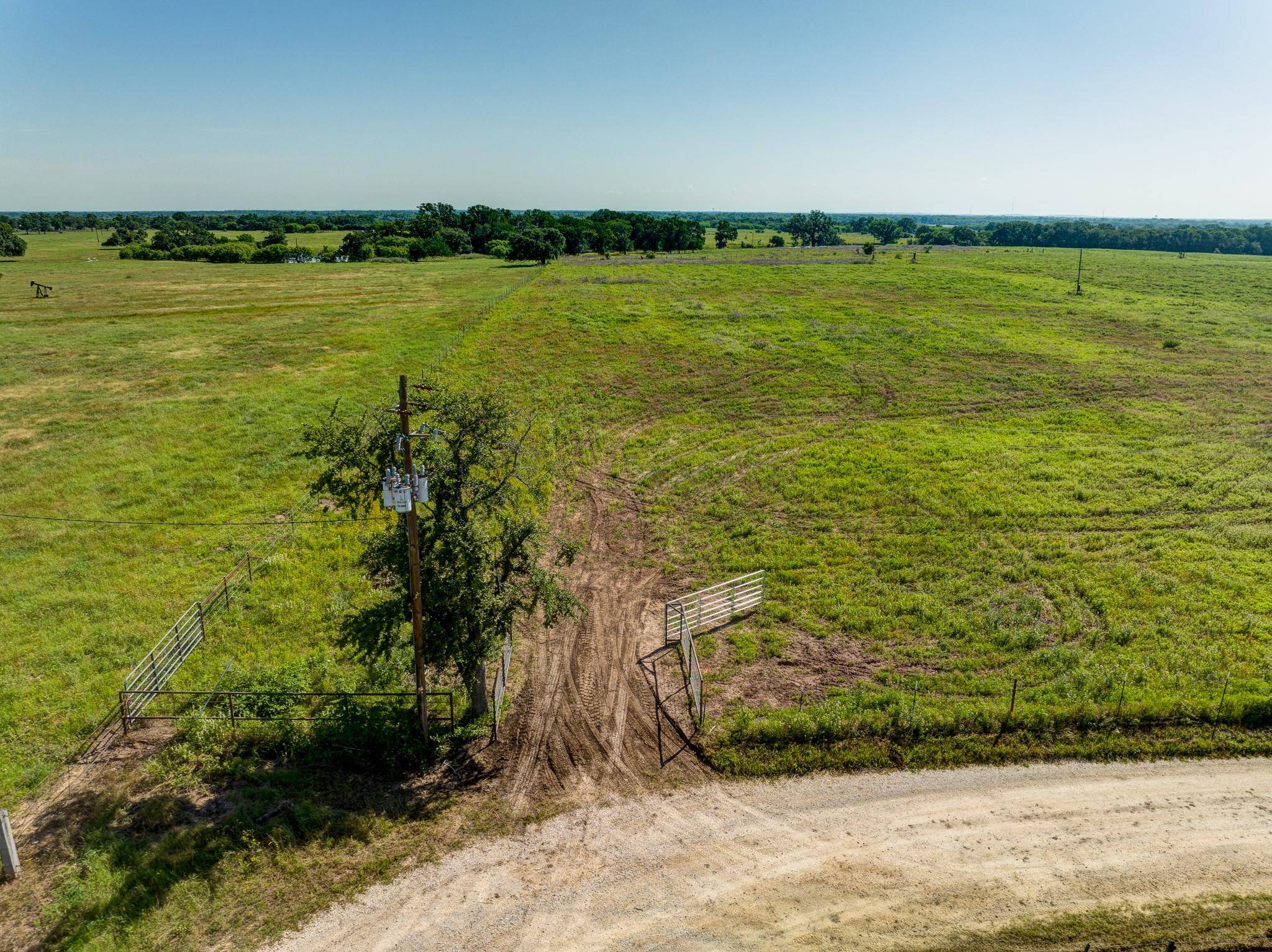 6495 Tract B Gander Slough RD, Kingsbury, TX 78638