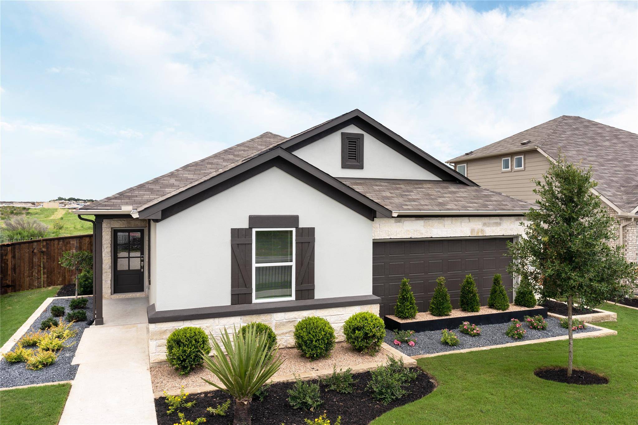 306 Stinchcomb RD, Hutto, TX 78634