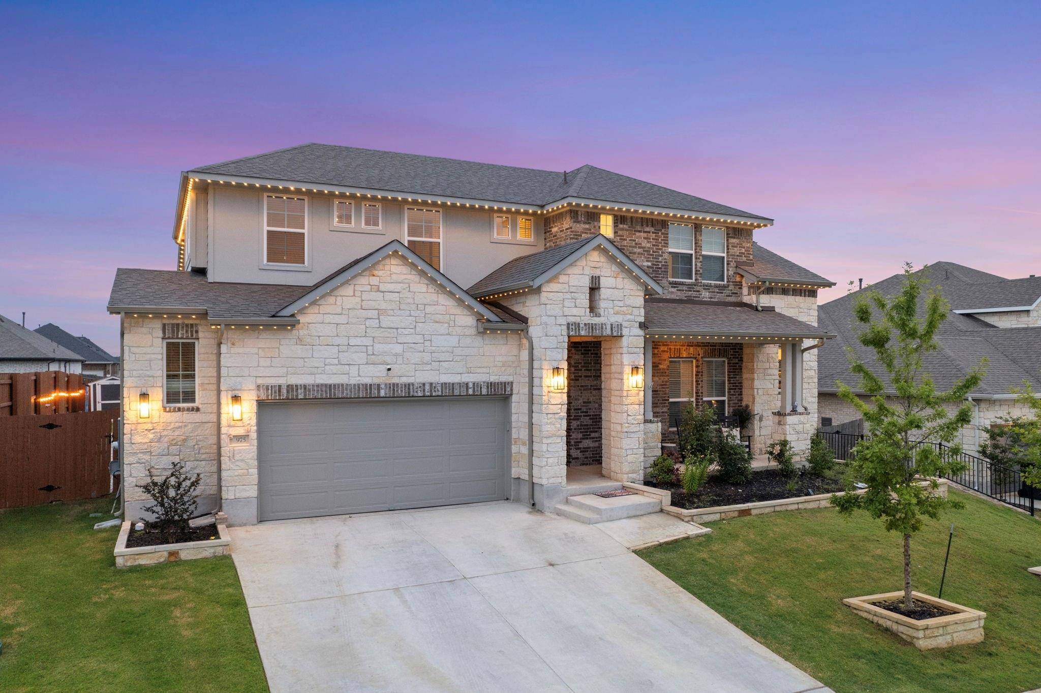 975 Wild Pecan LOOP, Buda, TX 78610